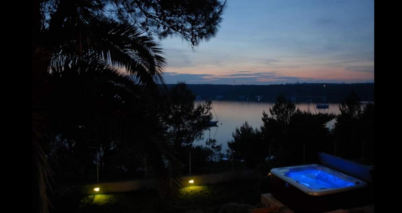Calm Sea View Apartment Banjole Bagian luar foto